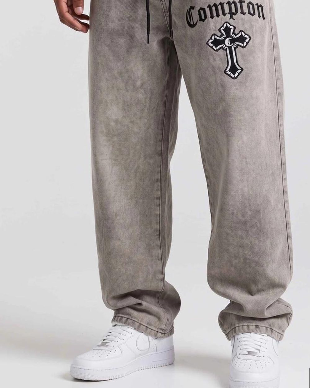 Calça Jeans Compton Cruz Cinza